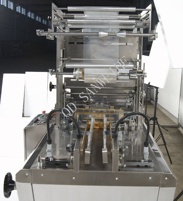 CE Small Biscuit Packing Machine SWH 7017 Cellophane Packing Machine 2